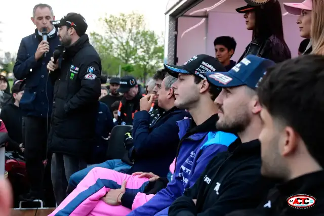 Giro y conferencia en San Nicolás 18