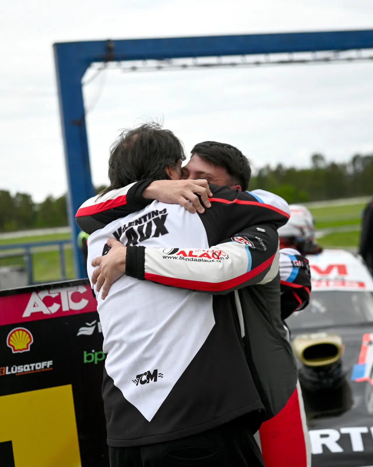 Alaux se quedó con la pole