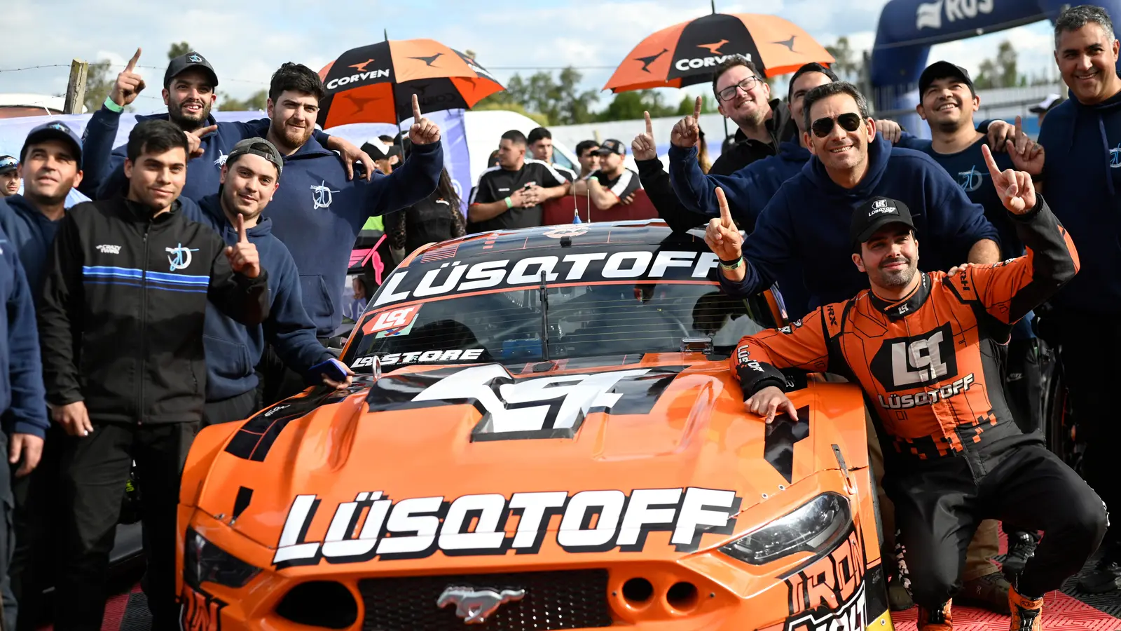 Lambiris y todo el JT Racing
