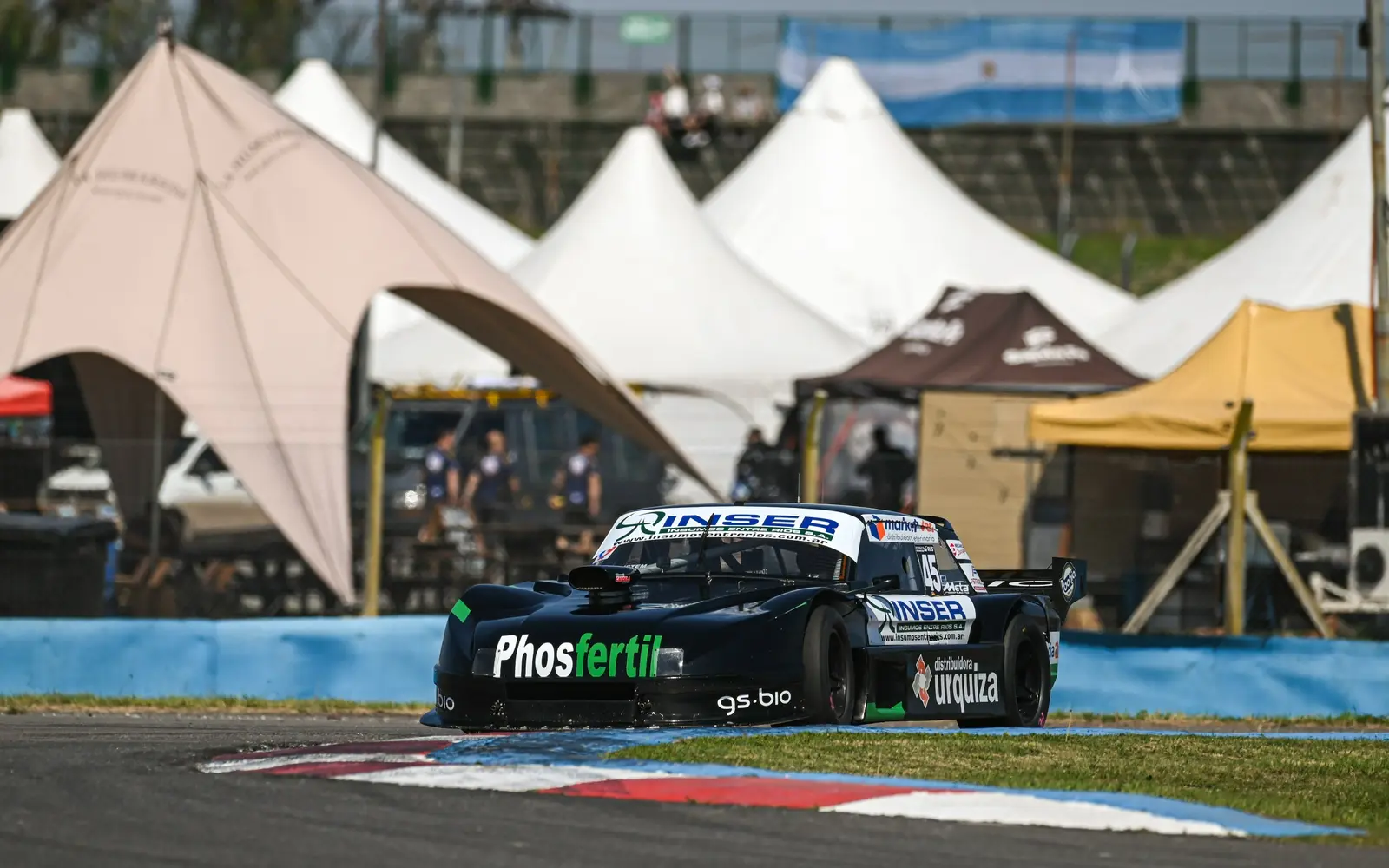 Festeja Paraná: pole para Arrias