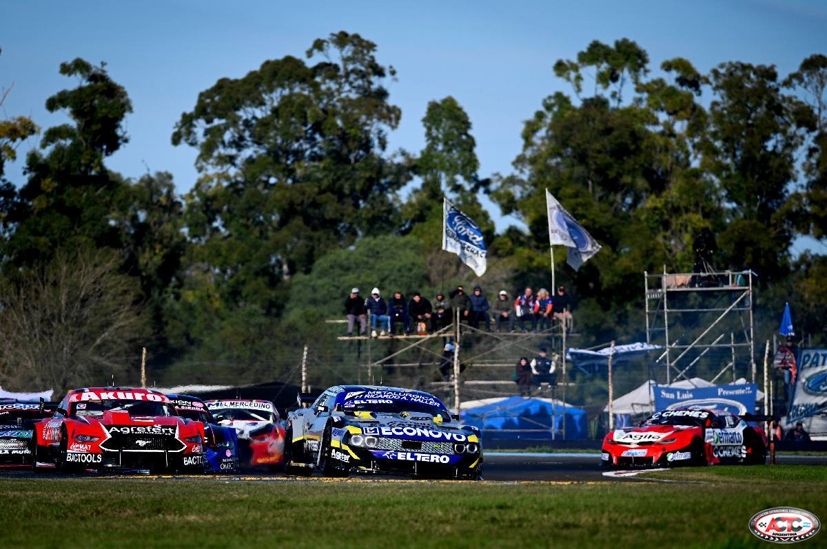 10ma. Fecha TC PISTA GP PARANA- MERCEDES BENZ CAMIONES 14